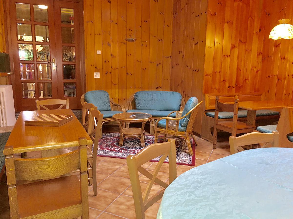 Hotel Americana Serina  Esterno foto